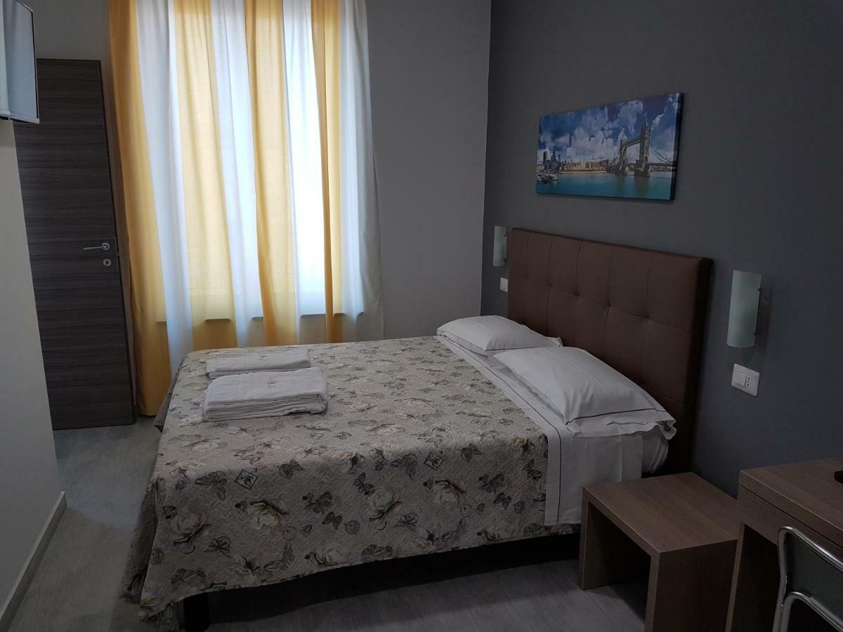 Hotel Oregon Milan Luaran gambar